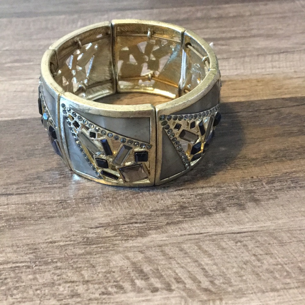 NWT Lia Sophia stretch jeweled bracelet